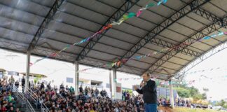 EM QUILOMBO, GOVERNADOR AUTORIZA R$ 20 MILHÕES EM RECURSOS DO GOVERNO DO ESTADO PARA OBRAS DE INFRAESTRUTURA, HABITAÇÃO E PROTEÇÃO E DEFESA CIVIL