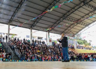 EM QUILOMBO, GOVERNADOR AUTORIZA R$ 20 MILHÕES EM RECURSOS DO GOVERNO DO ESTADO PARA OBRAS DE INFRAESTRUTURA, HABITAÇÃO E PROTEÇÃO E DEFESA CIVIL
