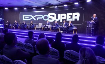 EXPOSUPER 2026 REÚNE 25 MIL PROFISSIONAIS E REFORÇA PROTAGONISMO DO VAREJO CATARINENSE EM BALNEÁRIO CAMBORIÚ