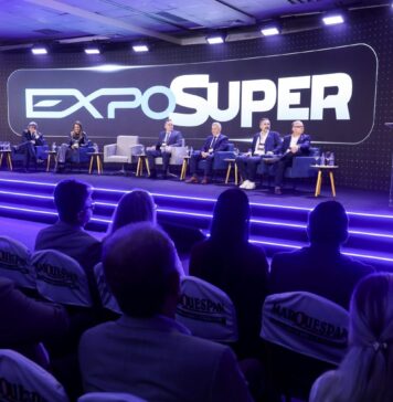 EXPOSUPER 2026 REÚNE 25 MIL PROFISSIONAIS E REFORÇA PROTAGONISMO DO VAREJO CATARINENSE EM BALNEÁRIO CAMBORIÚ