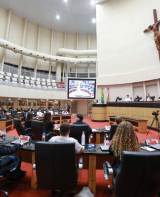 JOVENS DEPUTADOS ENCERRAM MANDATO NA ALESC COM PROPOSTAS PARA EDUCAÇÃO, INCLUSÃO, AGRONEGÓCIO E CIDADANIA