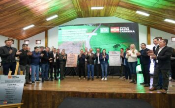 GOVERNO DO ESTADO AMPLIA INVESTIMENTOS NO OESTE COM OBRAS VIÁRIAS, EDUCAÇÃO E EXPANSÃO DO ESTRADA BOA RURAL EM SANTA CAARINA