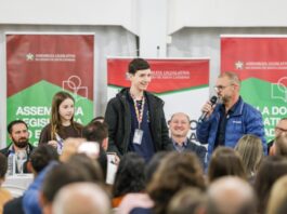 ARTE, CIÊNCIA E INCLUSÃO UNEM FAMÍLIAS E ESPECIALISTAS NO MAIOR DEBATE REGIONAL SOBRE AUTISMO NO OESTE CATARINENSE