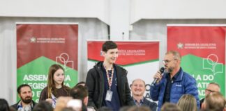 ARTE, CIÊNCIA E INCLUSÃO UNEM FAMÍLIAS E ESPECIALISTAS NO MAIOR DEBATE REGIONAL SOBRE AUTISMO NO OESTE CATARINENSE