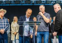 GOVERNADOR REFORÇA APOIO ÀS TRADIÇÕES CATARINENSES E LEVA INVESTIMENTOS A MUNICÍPIOS DURANTE FESTAS REGIONAIS