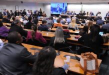 CÂMARA DOS DEPUTADOS: CCJ ADIA NOVAMENTE VOTAÇÃO DA PEC QUE REDUZ MAIORIDADE PENAL PARA 16 ANOS