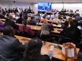 CÂMARA DOS DEPUTADOS: CCJ ADIA NOVAMENTE VOTAÇÃO DA PEC QUE REDUZ MAIORIDADE PENAL PARA 16 ANOS