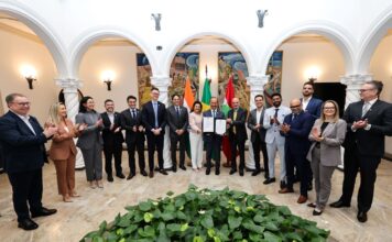 GOVERNADOR JORGINHO MELLO OFICIALIZA INSTALAÇÃO DE EMPRESA INDIANA EM SC DURANTE ENCONTRO COM O EMBAIXADOR DA ÍNDIA