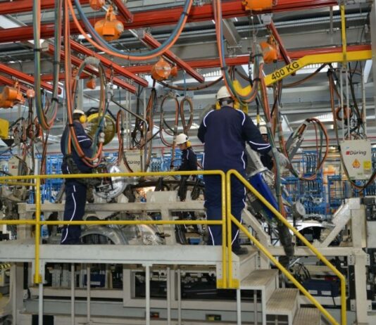SANTA CATARINA DOBRA RITMO DE GERAÇÃO DE EMPREGOS NA INDÚSTRIA E IMPULSIONA ECONOMIA COM MAIS DE 61 MIL NOVAS VAGAS EM 2026
