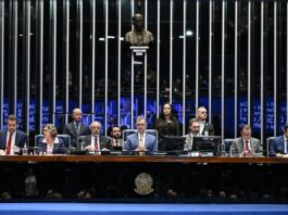 FIM DA ESCALA 6X1 AVANÇA NO SENADO E MOBILIZA EMBATE ENTRE TRABALHADORES, GOVERNO E SETOR PRODUTIVO