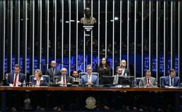 FIM DA ESCALA 6X1 AVANÇA NO SENADO E MOBILIZA EMBATE ENTRE TRABALHADORES, GOVERNO E SETOR PRODUTIVO