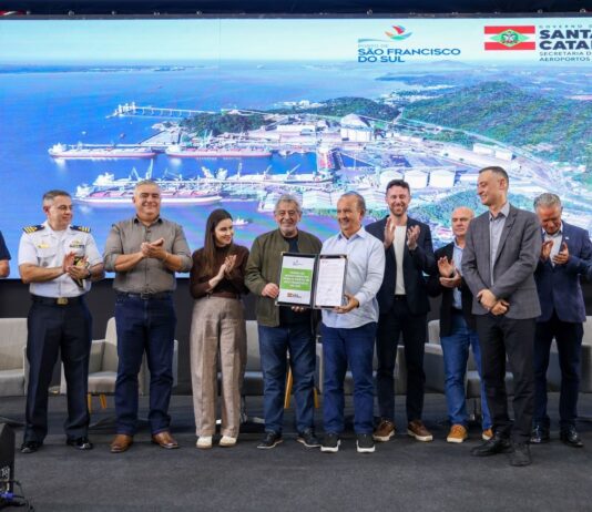 GOVERNADOR ANUNCIA NOVOS INVESTIMENTOS EM INFRAESTRUTURA PARA O PORTO DE SÃO FRANCISCO DO SUL