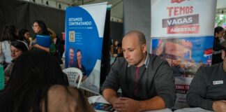 FEIRÃO DO EMPREGO BATE RECORDE EM FLORIANÓPOLIS E GARANTE 773 CONTRATAÇÕES EM UM ÚNICO DIA