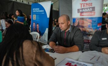 FEIRÃO DO EMPREGO BATE RECORDE EM FLORIANÓPOLIS E GARANTE 773 CONTRATAÇÕES EM UM ÚNICO DIA