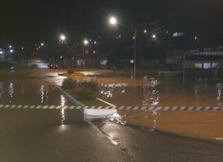 SOBE PARA SEIS O NÚMERO DE MUNICÍPIOS CATARINENSES EM SITUAÇÃO DE EMERGÊNCIA APÓS TEMPORAIS E ITENS DE ASSISTÊNCIA COMEÇAM A SER ENTREGUES PELA DEFESA CIVIL DO ESTADO