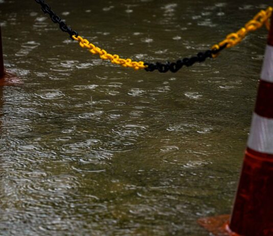 FRENTE FRIA TRAZ TEMPORAIS E PROVOCA QUEDA DE TEMPERATURA EM SANTA CATARINA