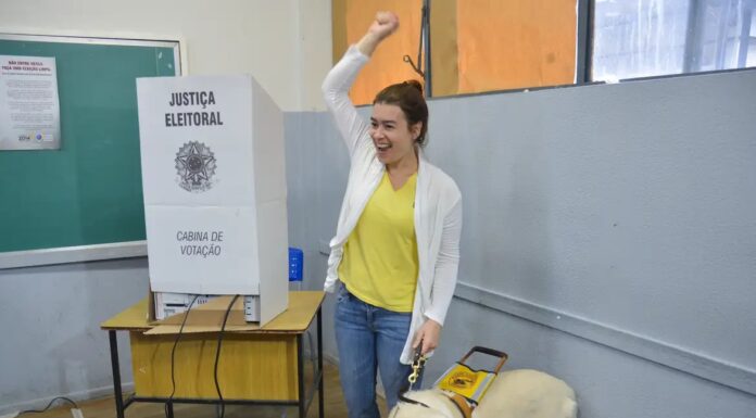 ELEIÇÕES 2026 TERÃO NÚMERO RECORDE DE ELEITORES COM DEFICIÊNCIA E AMPLIAM ESTRUTURA DE ACESSIBILIDADE PARA O VOTO