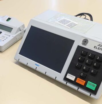 TRE-SC ABRE URNA ELETRÔNICA PELA PRIMEIRA VEZ AO PÚBLICO EM SANTA CATARINA E MOSTRA COMO FUNCIONA A SEGURANÇA DAS ELEIÇÕES