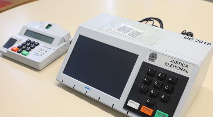 TRE-SC ABRE URNA ELETRÔNICA PELA PRIMEIRA VEZ AO PÚBLICO EM SANTA CATARINA E MOSTRA COMO FUNCIONA A SEGURANÇA DAS ELEIÇÕES