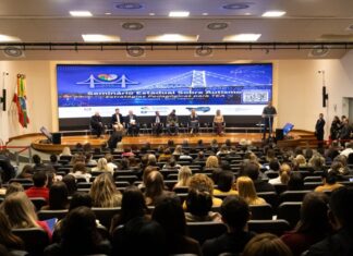 ALESC:SEMINÁRIO ESTADUAL DE AUTISMO REÚNE ESPECIALISTAS, FAMÍLIAS E EDUCADORES E AMPLIA DEBATE SOBRE INCLUSÃO EM SANTA CATARINA
