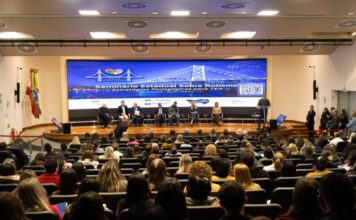 ALESC:SEMINÁRIO ESTADUAL DE AUTISMO REÚNE ESPECIALISTAS, FAMÍLIAS E EDUCADORES E AMPLIA DEBATE SOBRE INCLUSÃO EM SANTA CATARINA