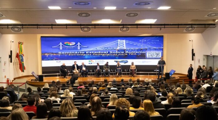 ALESC:SEMINÁRIO ESTADUAL DE AUTISMO REÚNE ESPECIALISTAS, FAMÍLIAS E EDUCADORES E AMPLIA DEBATE SOBRE INCLUSÃO EM SANTA CATARINA