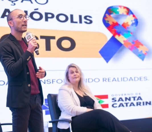 SEMINÁRIO DA ALESC REFORÇA INTEGRAÇÃO DA REDE DE CUIDADOS PARA PESSOAS COM DEFICIÊNCIA INTELECTUAL E TEA