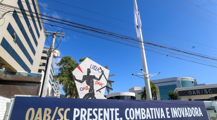 OAB/SC PROMOVE DEBATE INÉDITO ENTRE CANDIDATOS AO SENADO E AMPLIA ESPAÇO PARA O ELEITOR CATARINENSE
