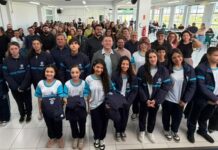 IDEB: PALHOÇA AVANÇA NA EDUCAÇÃO E ENTREGA UNIFORMES PARA 13 MIL ALUNOS DA REDE MUNICIPAL