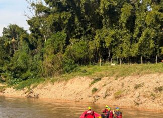 BUSCAS NO RIO CUBATÃO EM SANTO AMARO DA IMPERATRIZ: MENINO DE 6 ANOS É LOCALIZADO, E BOMBEIROS SEGUEM À PROCURA DE HOMEM DE 59 ANOS