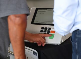 NÚMERO DE CANDIDATOS À ALESC CAI 33,87% EM SANTA CATARINA NAS ELEIÇÕES DE 2026