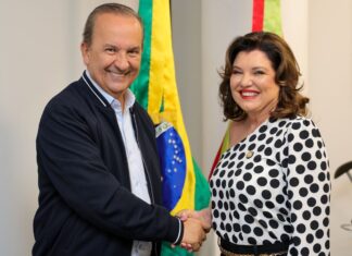ALESC AUTORIZA LICENÇA DE JORGINHO MELLO E MARILISA BOEHM ASSUMIRÁ O GOVERNO DE SC